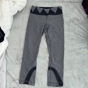 Lululemon cropped grey and black leggings
